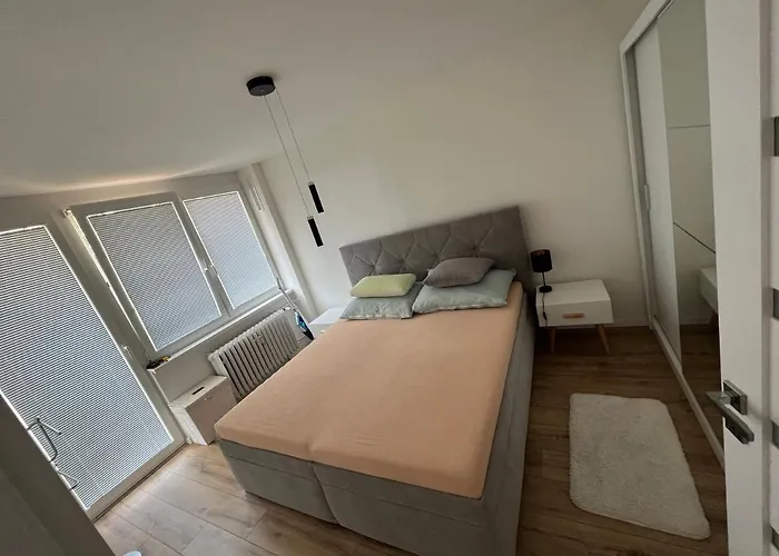 Apartman -self-check- White One